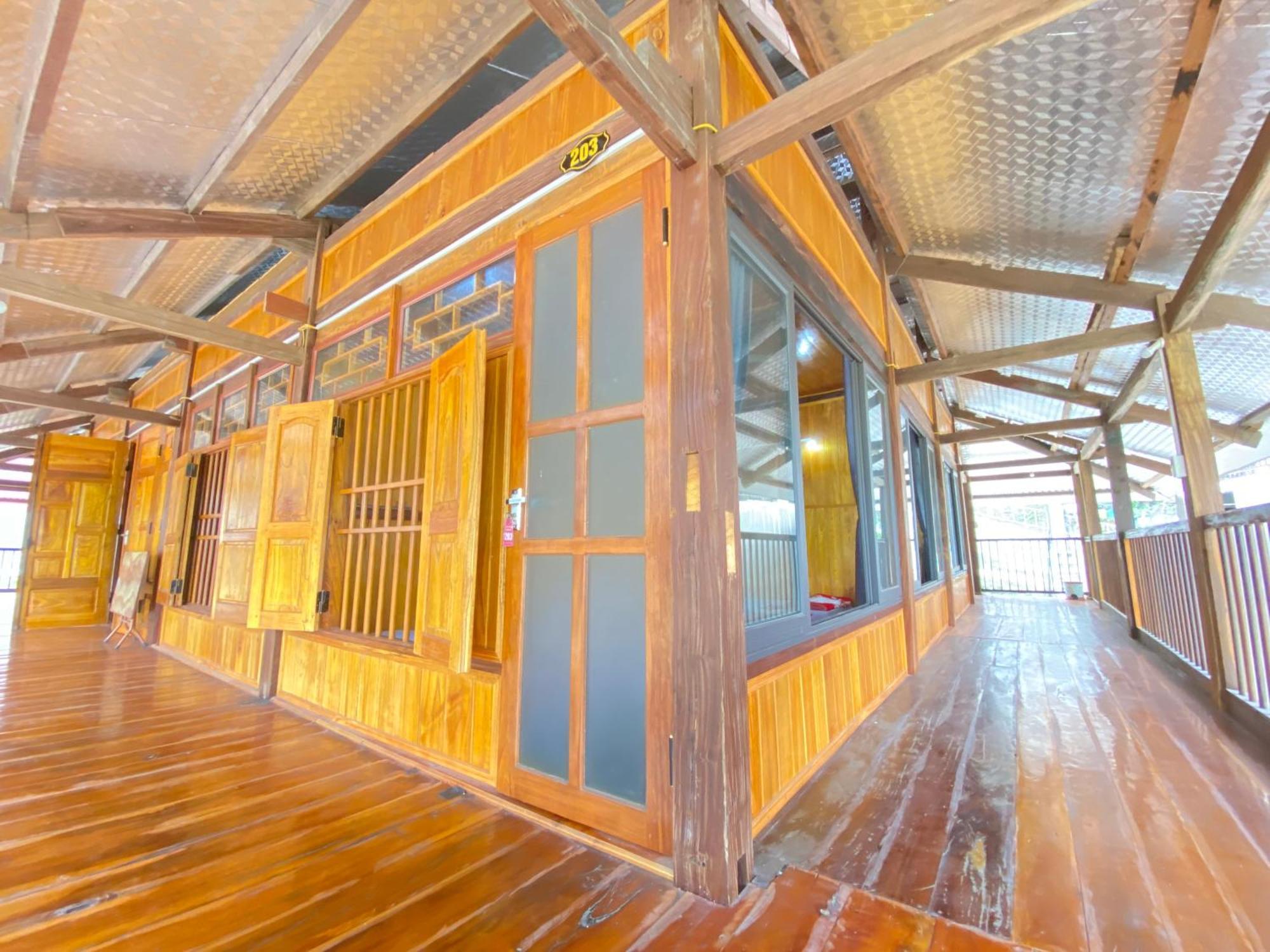 Duy Tuyen Ba Be Homestay Free Bbq Bac Kan Eksteriør bilde
