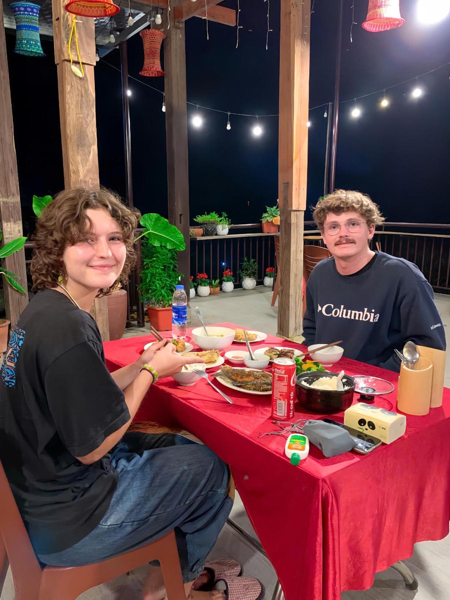 Duy Tuyen Ba Be Homestay Free Bbq Bac Kan Eksteriør bilde